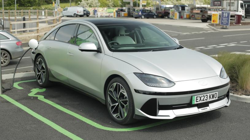 3436360 168kW Premium 77kWh 4dr Auto