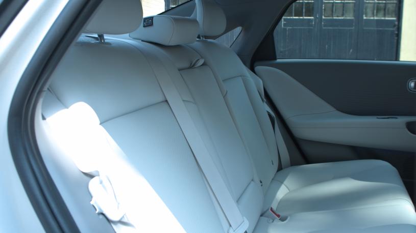 3436360 168kW Premium 77kWh 4dr Auto