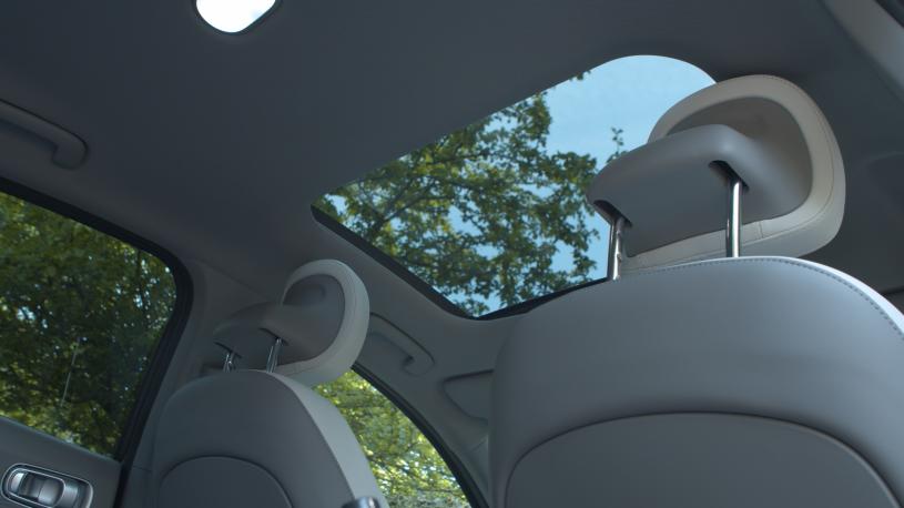 3436360 168kW Premium 77kWh 4dr Auto