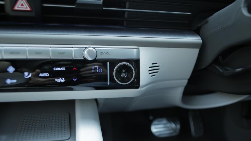 3436360 168kW Premium 77kWh 4dr Auto