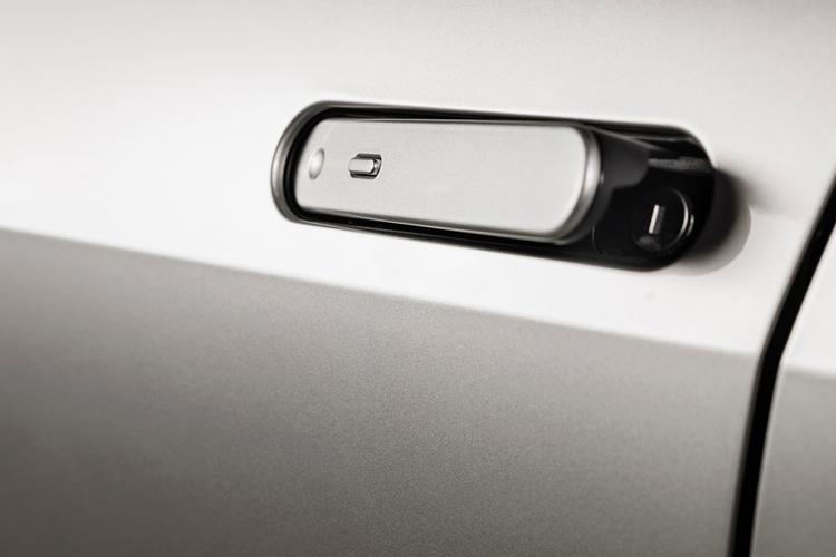 3454873 2.0 PHEV Design 5dr CVT